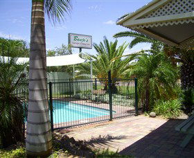 Banjos Overnight & Holiday Units - Airlie Beach Holiday 0