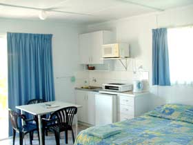 Banjos Overnight & Holiday Units - Airlie Beach Holiday 2