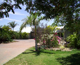 Banjos Overnight & Holiday Units - Airlie Beach Holiday 3