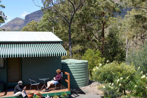 Cave Rock Cottages - Airlie Beach Holiday 0