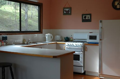 Cave Rock Cottages - Airlie Beach Holiday 3