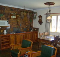 Colonial Cottage - Holiday Home - Airlie Beach Holiday
