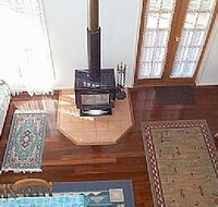 Chalet Jemas - Holiday Home - Airlie Beach Holiday