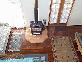 Chalet Jemas - Holiday Home - Airlie Beach Holiday 0