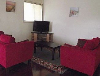 Chalet Jemas - Holiday Home - Airlie Beach Holiday 1