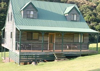 Chalet Jemas - Holiday Home - Airlie Beach Holiday 6