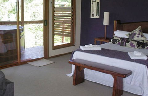 Ravensbourne Escape Tree Tops - Airlie Beach Holiday 3