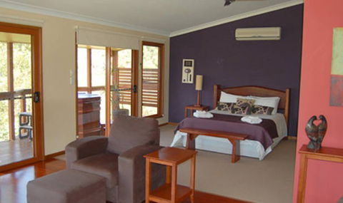 Ravensbourne Escape Tree Tops - Airlie Beach Holiday 4