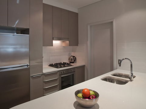 Meriton Serviced Apartments Southport - Airlie Beach Holiday 2