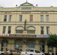 Royal George Motel Hotel - Airlie Beach Holiday