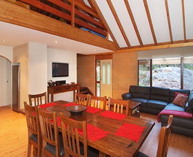 Woodstone Cottages - Airlie Beach Holiday 0