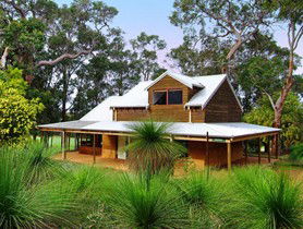 Woodstone Cottages - Airlie Beach Holiday 1