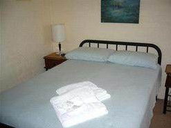 Garden Apartments Unit 11 - Airlie Beach Holiday 3