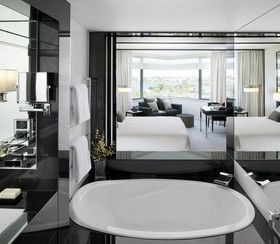 Crown Metropol Perth - Airlie Beach Holiday 4