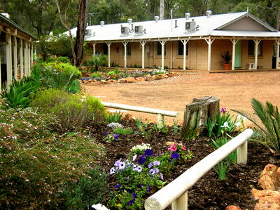 Travellers Rest Motel - Airlie Beach Holiday 0