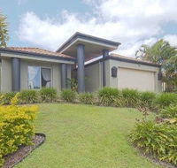 Avon Lodge Bribie Island - Airlie Beach Holiday