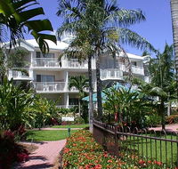 Australis Cairns Beach Resort - Airlie Beach Holiday