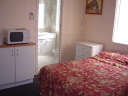 Affordable Accommodation Proserpine - Airlie Beach Holiday 4