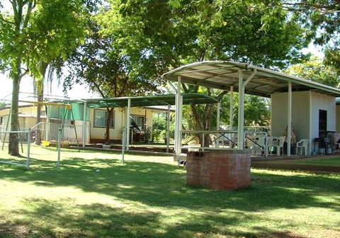 Affordable Gold City Motel - Airlie Beach Holiday 1