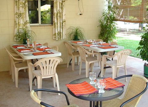 Affordable Gold City Motel - Airlie Beach Holiday 4