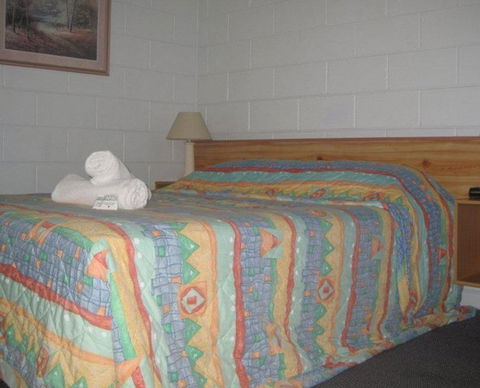 Country Road Motel - Airlie Beach Holiday 1