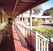 Bottle Tree Gardens Motel - Airlie Beach Holiday