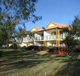 Coral Cove Resort  Golf Club - Airlie Beach Holiday
