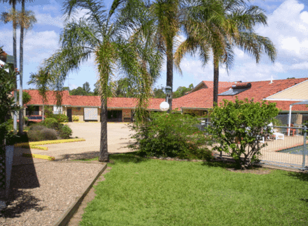 Carseldine Court Motel - Airlie Beach Holiday