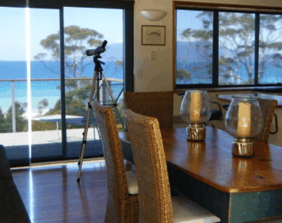 Spring Beach Holiday Villas - Airlie Beach Holiday