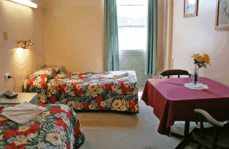 Royal Centrepoint Motel - Airlie Beach Holiday