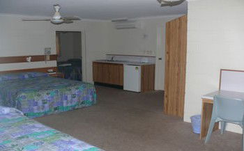 Sandcastle Motel - Airlie Beach Holiday 0