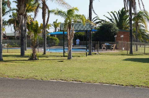 Kalbarri Palm Resort - Airlie Beach Holiday 0