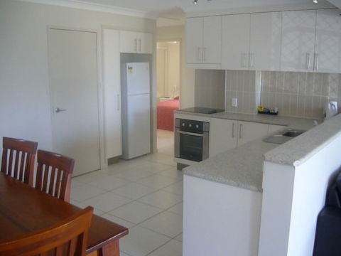L'Amor Holiday Apartments - Airlie Beach Holiday 3