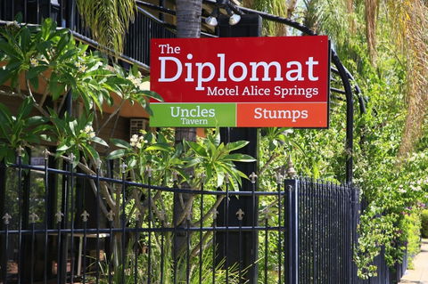 The Diplomat Motel - Airlie Beach Holiday 1