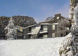 Kilimanjaro Ski Apartments - Airlie Beach Holiday 0