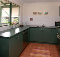 Cocos Beach Bungalows - Airlie Beach Holiday