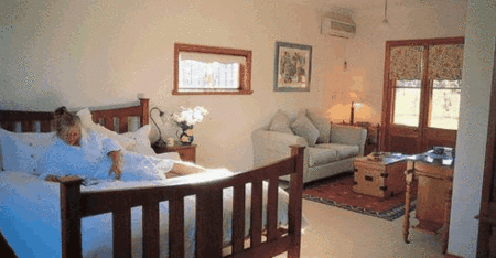 Carriages Country House - Airlie Beach Holiday 3