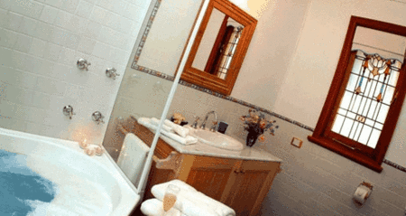 Carriages Country House - Airlie Beach Holiday 5