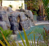 Crusoes Holiday Apartments - Airlie Beach Holiday