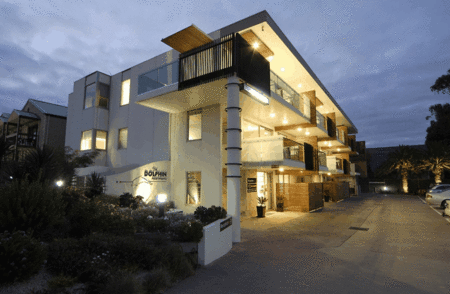 The Dolphin Apartments - Airlie Beach Holiday