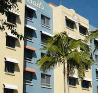 Sails Resort On Golden Beach - Airlie Beach Holiday