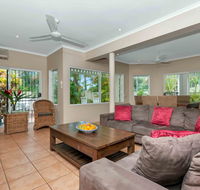 The Villas Palm Cove - Airlie Beach Holiday