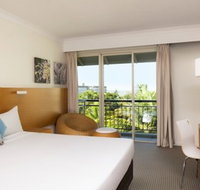 Novotel Cairns Oasis Resort - Airlie Beach Holiday