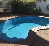 Central Point Motel - Airlie Beach Holiday