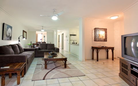 La Grande Apartments Broadbeach - Airlie Beach Holiday 0