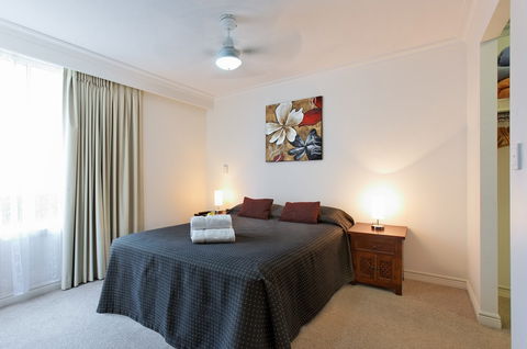 La Grande Apartments Broadbeach - Airlie Beach Holiday 1