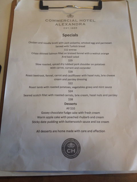 Commercial Hotel Alexandra - Airlie Beach Holiday 0