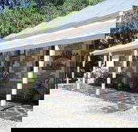 Mount Bryan Hotel - Airlie Beach Holiday