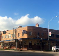 Golden Fleece Hotel - Airlie Beach Holiday