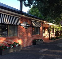 Moyhu Hotel - Airlie Beach Holiday